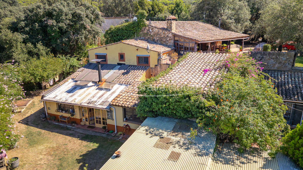 Masia del S. XV restaurada en venda a prop de Calella de Palafrugell