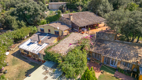 Masia del S. XV restaurada en venda a prop de Calella de Palafrugell