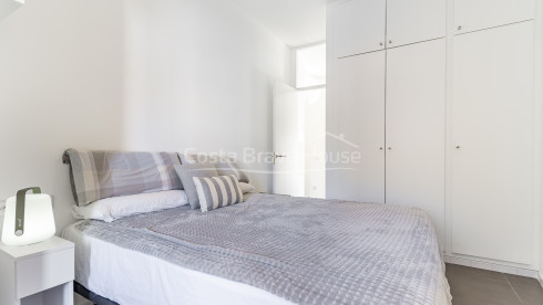 Duplexappartement in het centrum van Begur met zonnig terras, dorpszicht en drie slaapkamers