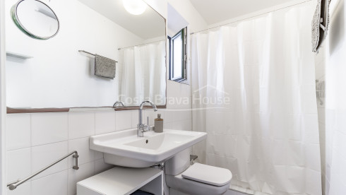 Duplexappartement in het centrum van Begur met zonnig terras, dorpszicht en drie slaapkamers
