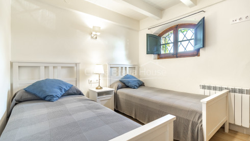 Villa en primera línea de mar en Tamariu con acceso directo a la cala y piscina